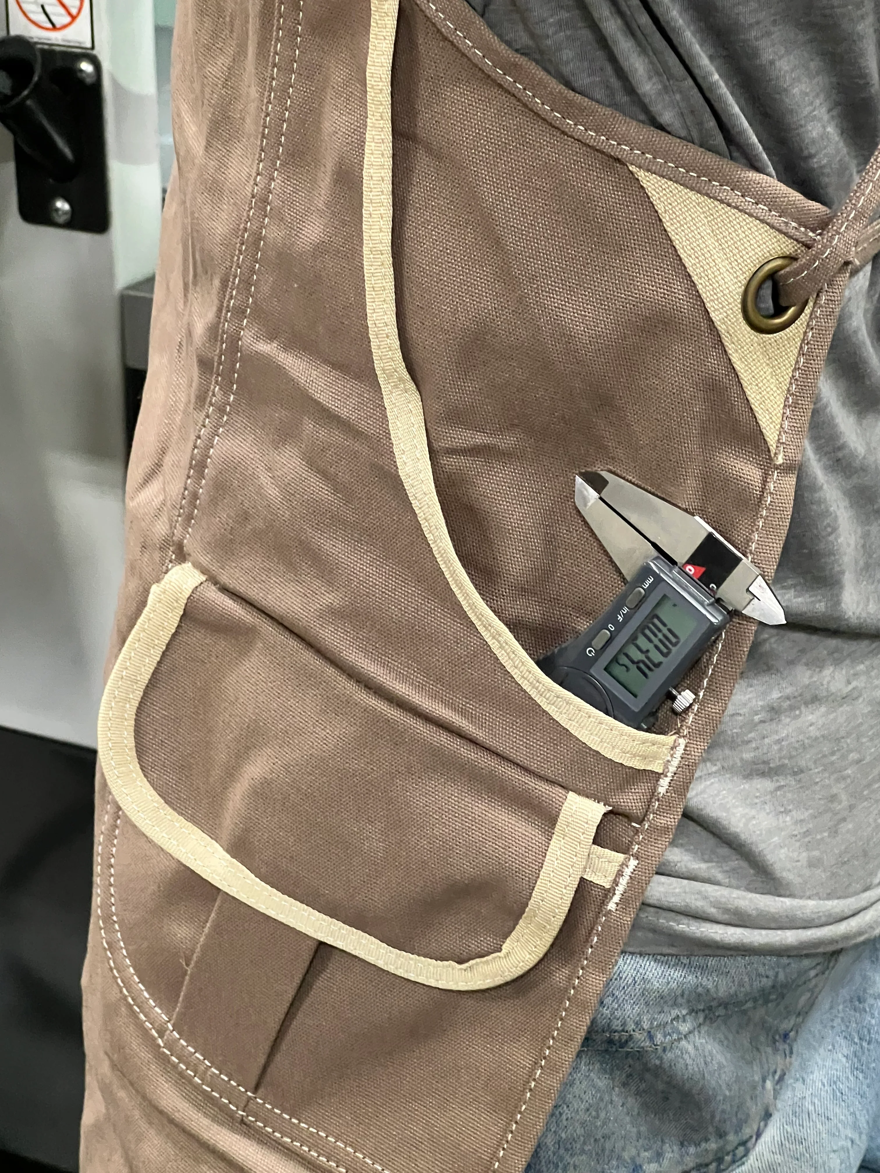 Skinner Craftsman Apron - Image 4